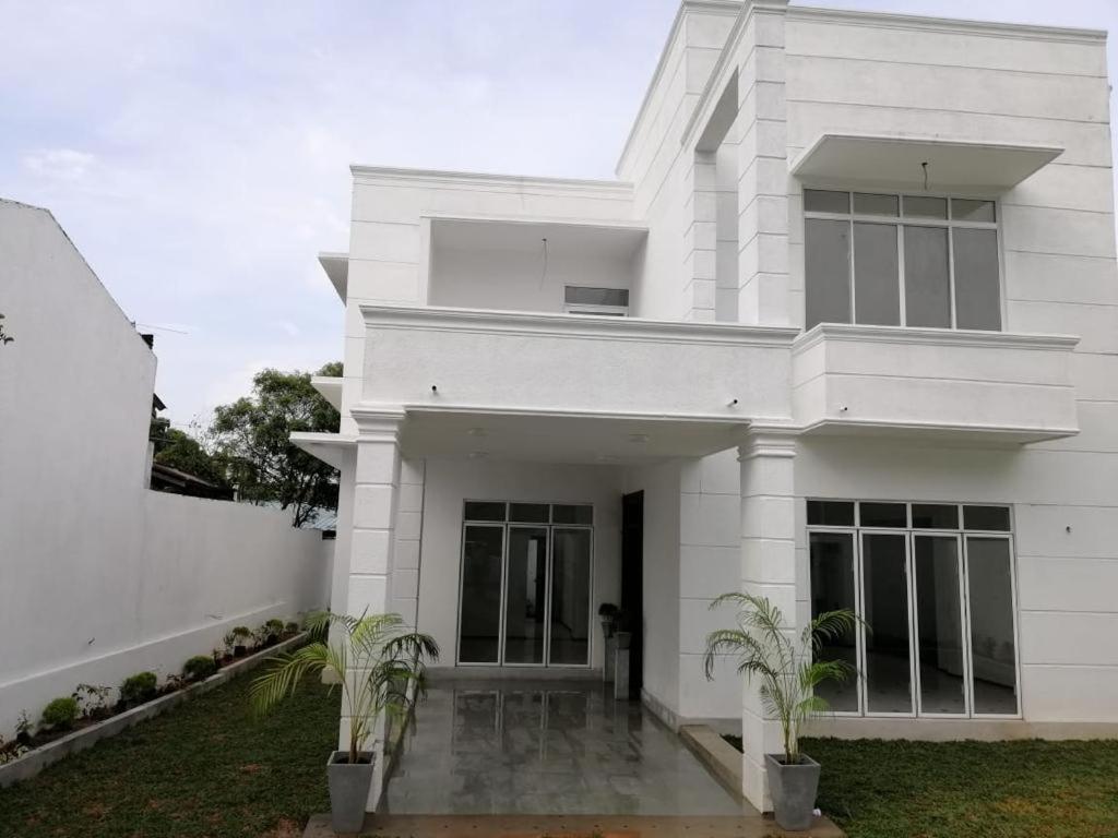 Vidushi Home Minuwangoda المظهر الخارجي الصورة